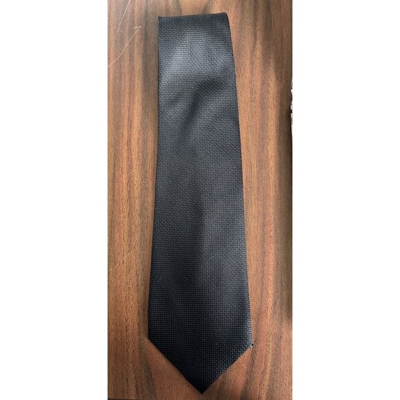 Vintage Men’s Van Heusen Tie Handmade All 100% Silk Solid Black Textured Tie Han - Picture 1 of 8